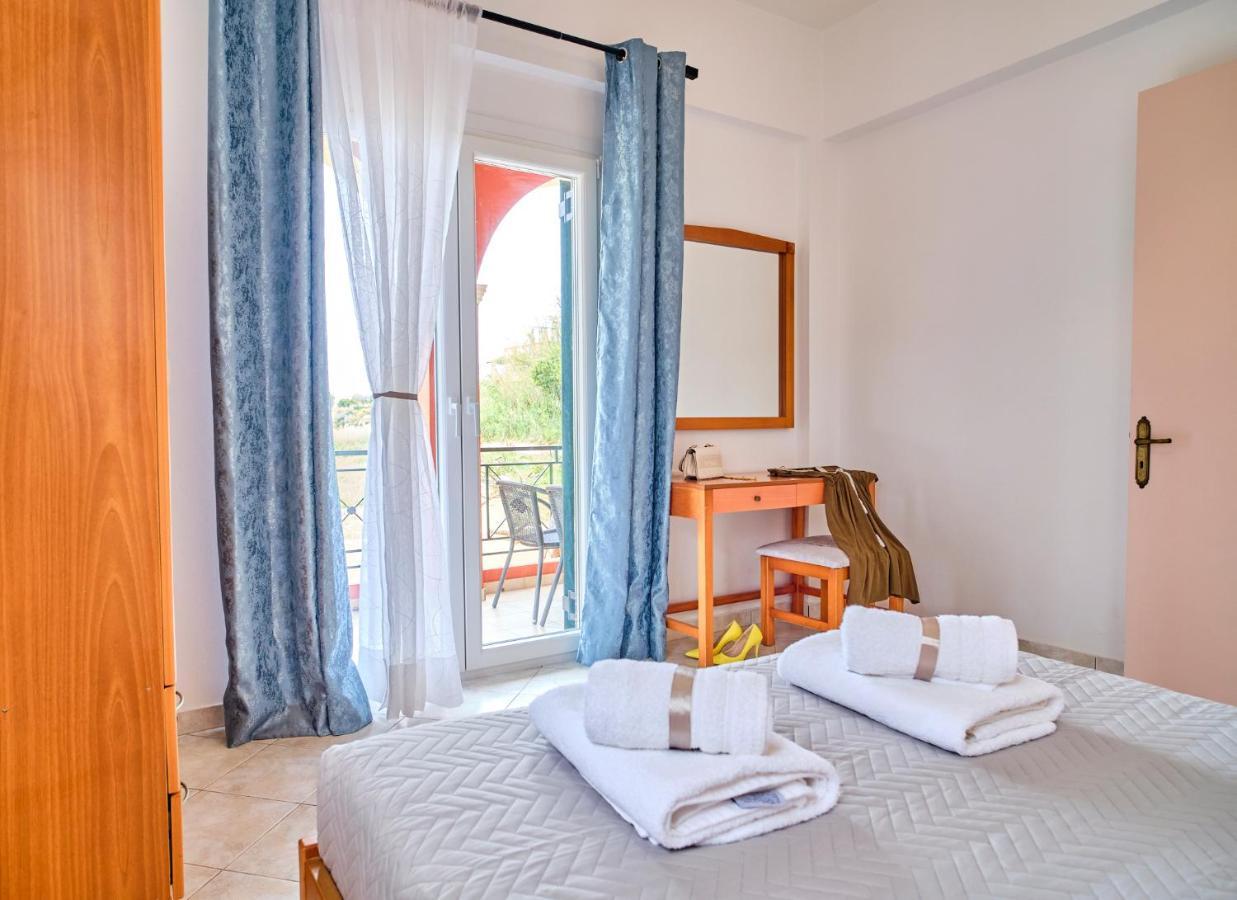 Logas Beach Studios Peroulades  Exterior foto
