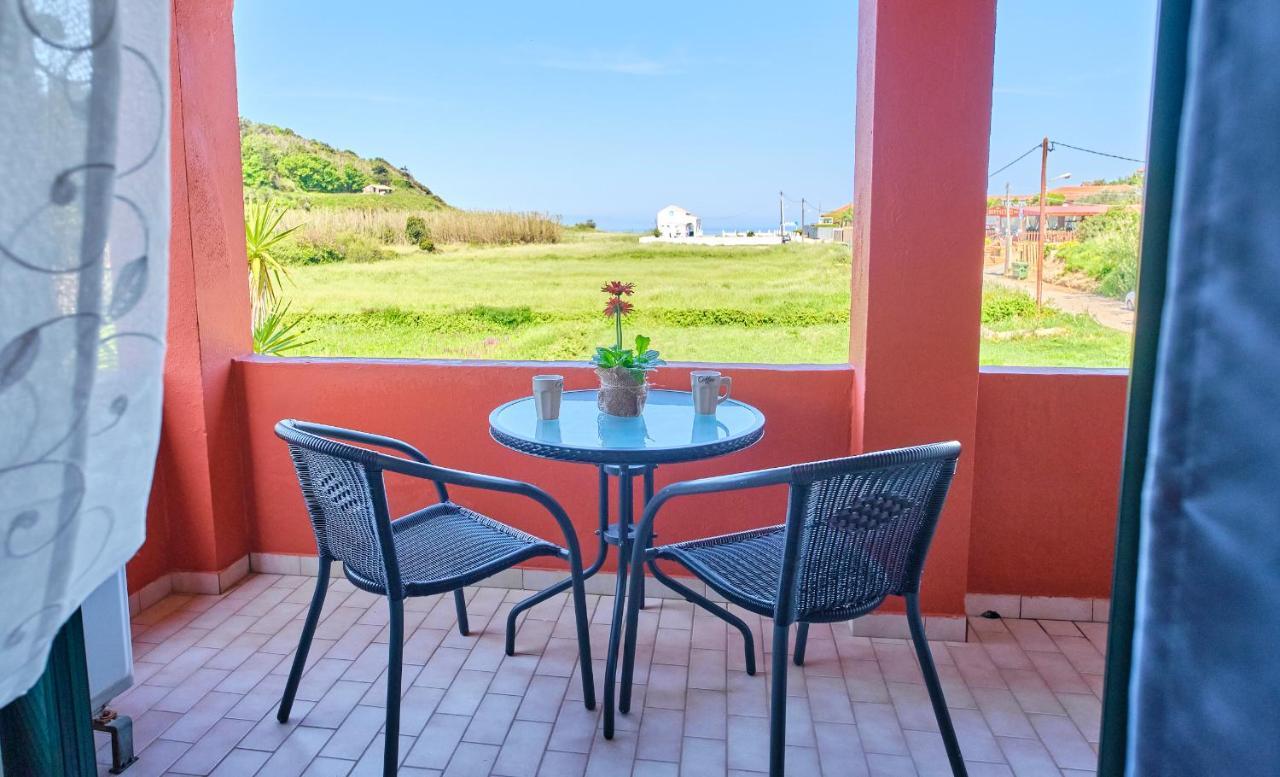 Logas Beach Studios Peroulades  Exterior foto