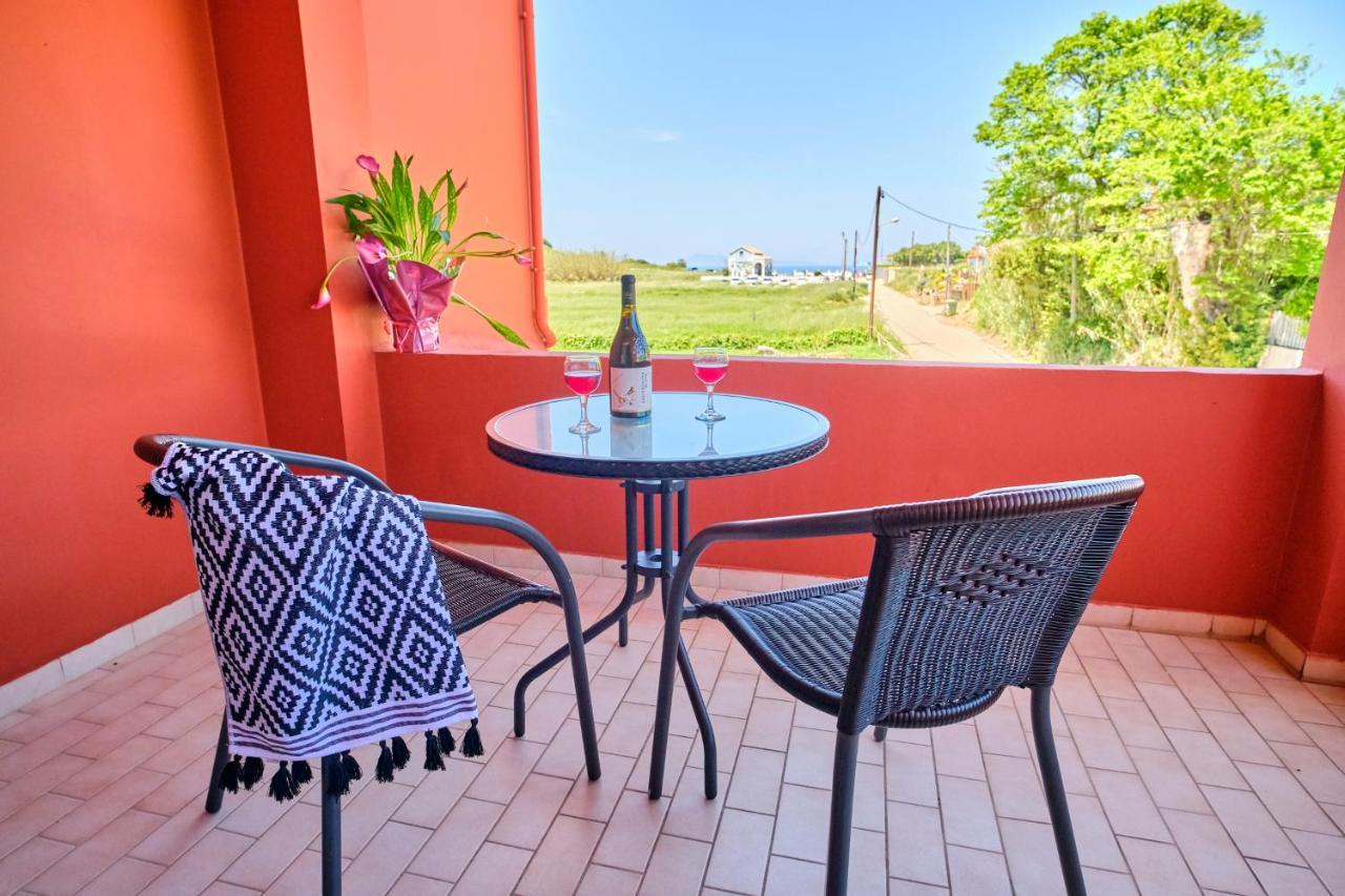 Logas Beach Studios Peroulades  Exterior foto