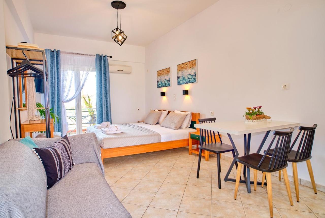 Logas Beach Studios Peroulades  Exterior foto