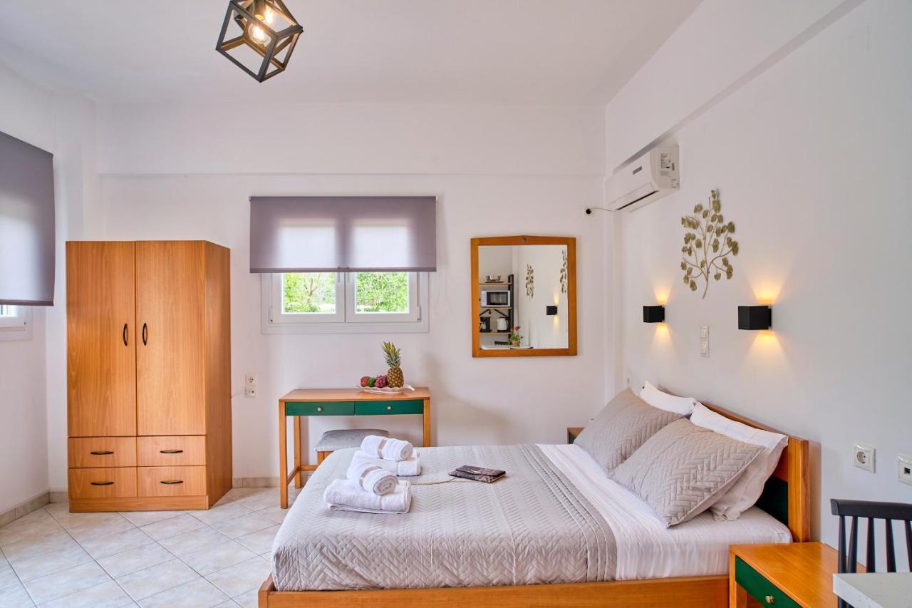 Logas Beach Studios Peroulades  Exterior foto