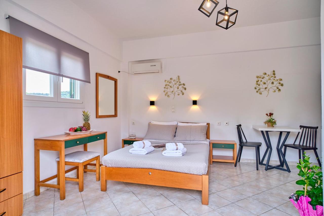 Logas Beach Studios Peroulades  Exterior foto