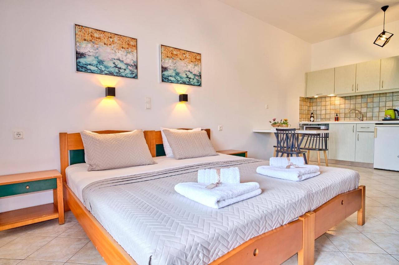 Logas Beach Studios Peroulades  Exterior foto