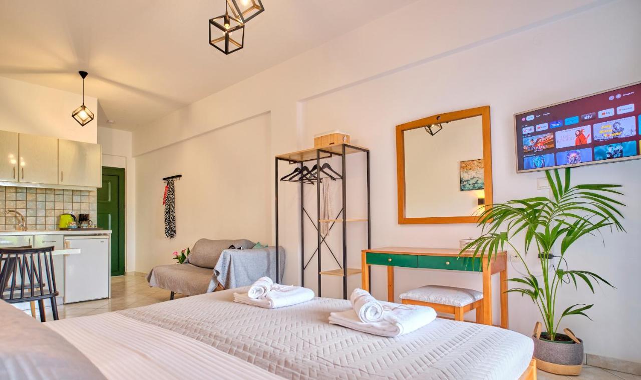 Logas Beach Studios Peroulades  Exterior foto