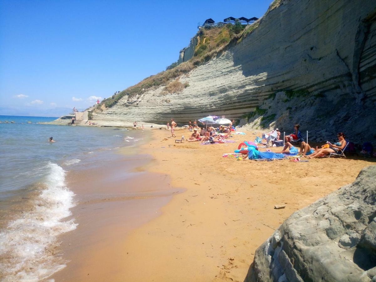 Logas Beach Studios Peroulades  Exterior foto